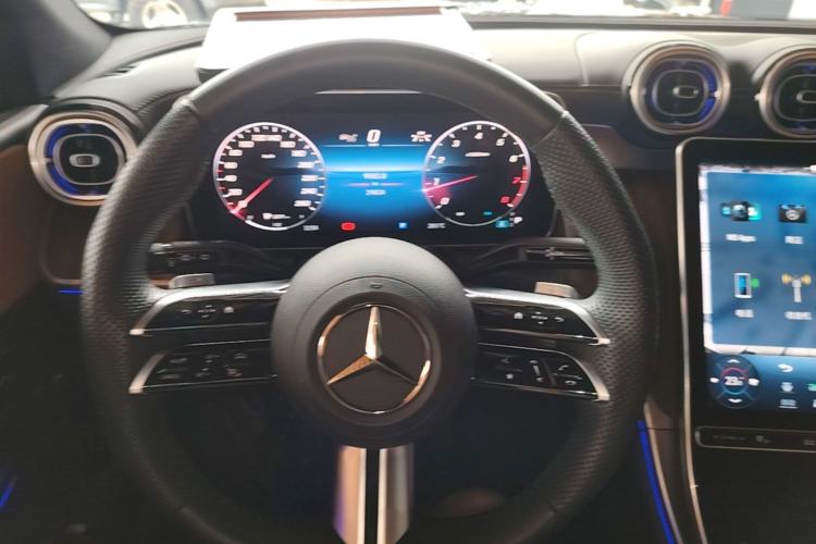 Used Mercedes-Benz GLC 2024 Refreshed GLC 300 L 4MATIC Dynamic Version 5 Seats Steering Wheel