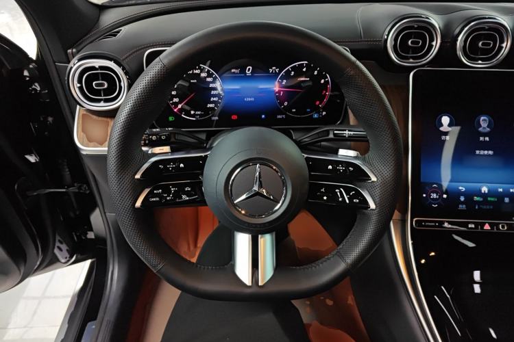 Used Mercedes-Benz GLC 2024 Refreshed GLC 300 L 4MATIC Dynamic Version 5 Seats Steering Wheel