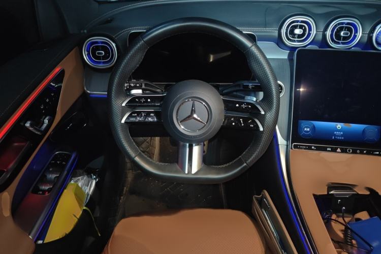 Used Mercedes-Benz GLC 2024 GLC 260 L 4MATIC Luxury Model 5 Seats Steering Wheel
