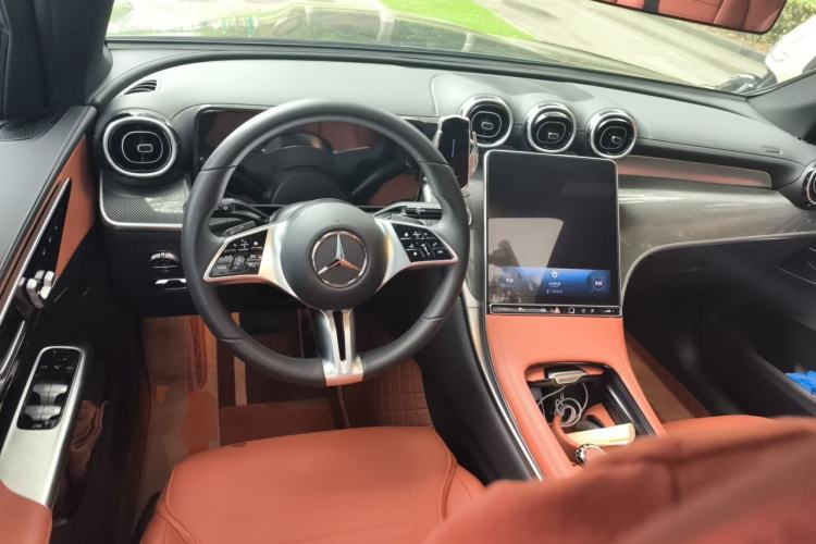 Used Mercedes-Benz GLC 2024 GLC 260 L 4MATIC Dynamic Edition 5-seater Steering Wheel