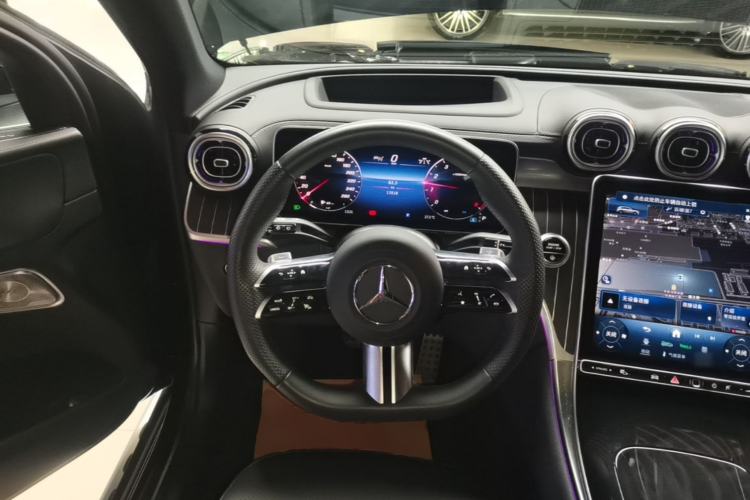 Used Mercedes-Benz GLC 2024 GLC 300 L 4MATIC Luxury Model 7 Seats Steering Wheel