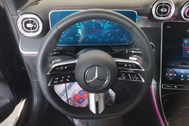 Used Mercedes-Benz GLC 2024 Refreshed GLC 260 L 4MATIC Luxury Version 7-Seater Steering Wheel