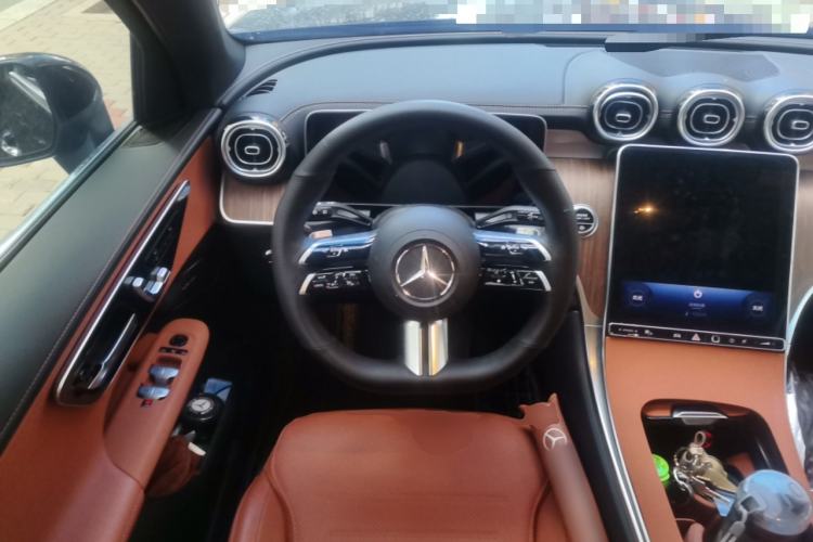 Used Mercedes-Benz GLC 2024 Refreshed GLC 300 L 4MATIC Dynamic Version 5 Seats Steering Wheel