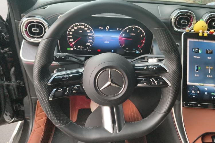 Used Mercedes-Benz GLC 2024 Refreshed GLC 300 L 4MATIC Dynamic Version 5 Seats Steering Wheel