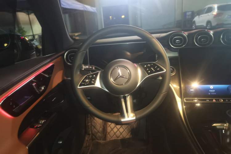 Used Mercedes-Benz GLC 2024 GLC 260 L 4MATIC Dynamic Edition 5-seater Steering Wheel