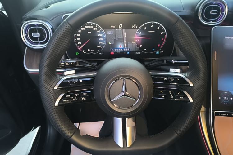 Used Mercedes-Benz GLC 2024 Refreshed GLC 300 L 4MATIC Dynamic Version 5 Seats Steering Wheel