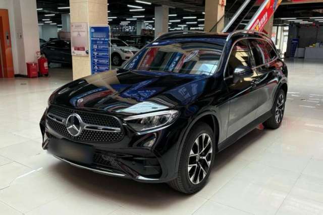 Ojetý Mercedes-Benz GLC 2024 Facelifted GLC 260 L 4MATIC Luxury Version 5 Seats