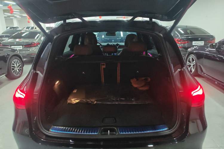Used Mercedes-Benz GLC 2024 GLC 260 L 4MATIC Dynamic Edition 5-seater Trunk