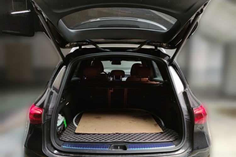 Used Mercedes-Benz GLC 2024 Refreshed GLC 300 L 4MATIC Dynamic Version 5 Seats Trunk