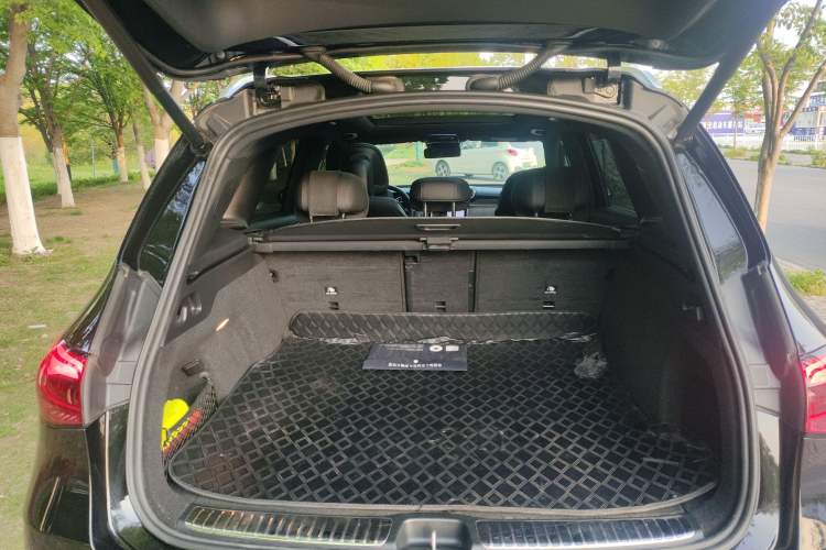 Used Mercedes-Benz GLC 2024 GLC 300 L 4MATIC Dynamic Edition 5-seater Trunk