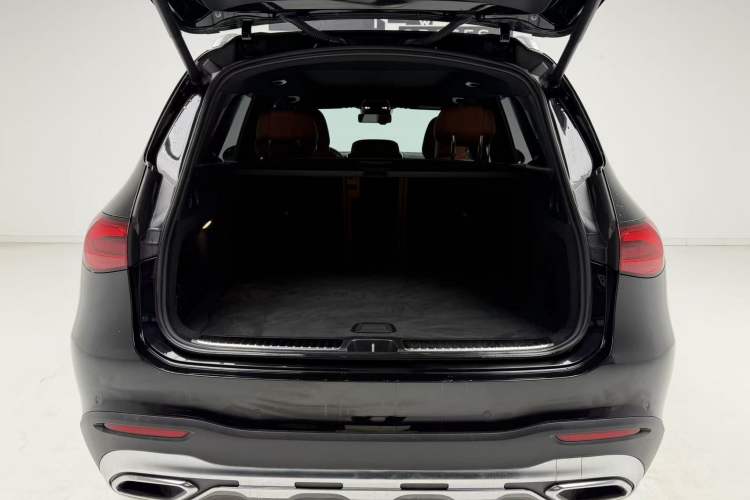 Used Mercedes-Benz GLC 2024 GLC 260 L 4MATIC Dynamic Edition 5-seater Trunk