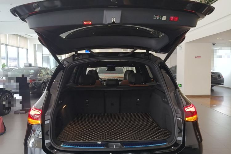 Used Mercedes-Benz GLC 2024 GLC 260 L 4MATIC Luxury Model 5 Seats Trunk