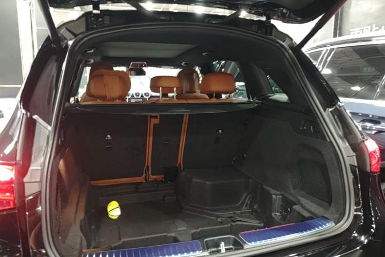 Used Mercedes-Benz GLC 2024 GLC 260 L 4MATIC Luxury Model 5 Seats Trunk