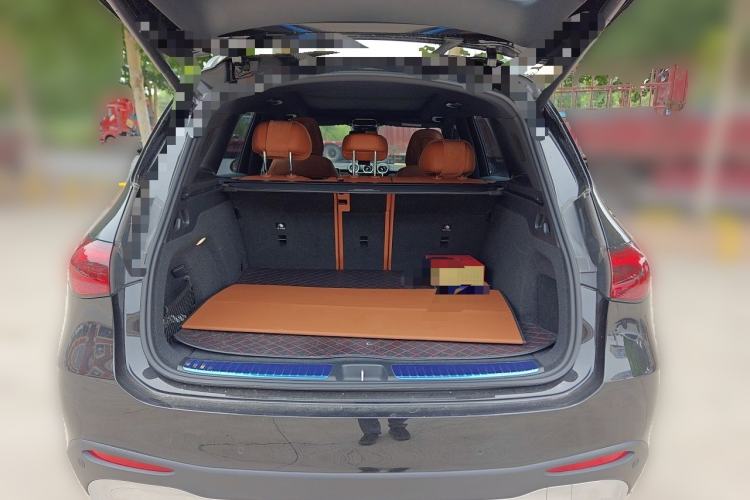Used Mercedes-Benz GLC 2024 Facelifted GLC 260 L 4MATIC Luxury Version 5 Seats Trunk