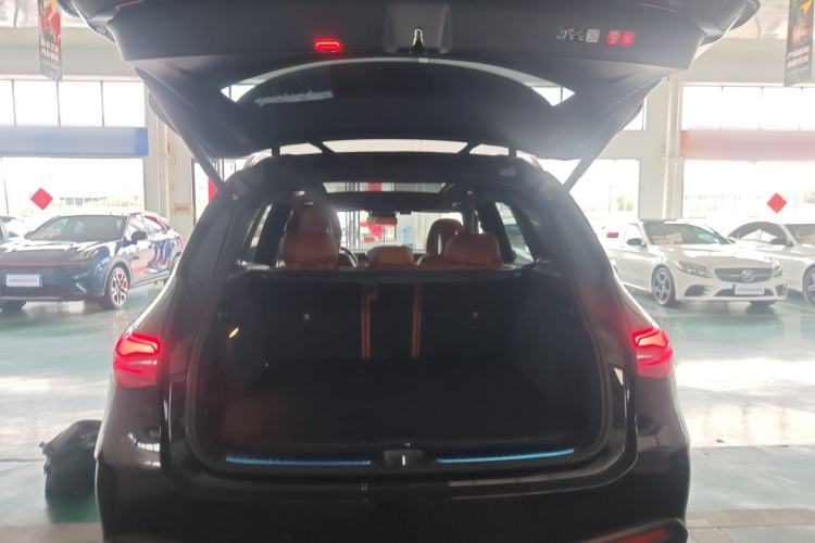 Used Mercedes-Benz GLC 2024 GLC 260 L 4MATIC Luxury Model 5 Seats Trunk