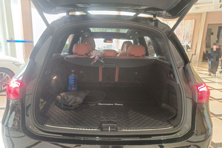 Used Mercedes-Benz GLC 2024 Facelifted GLC 260 L 4MATIC Luxury Version 5 Seats Trunk