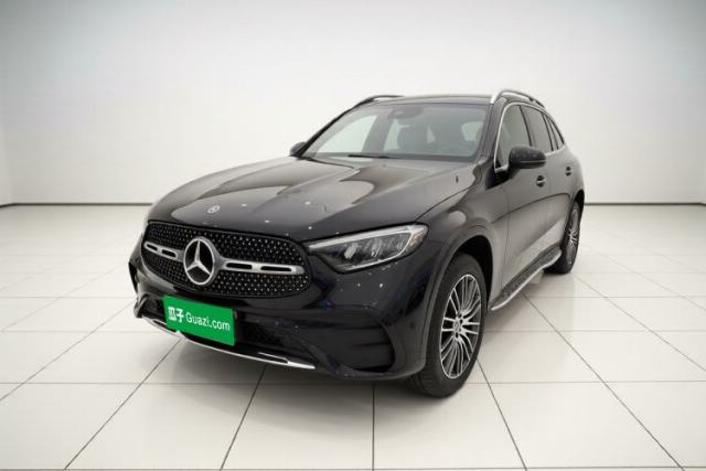 Ojetý Mercedes-Benz GLC 2024 GLC 300 L 4MATIC Dynamic Edition 7-seater