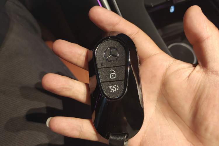 Used Mercedes-Benz GLC 2024 GLC 300 L 4MATIC Dynamic Edition 5-seater Vehicle Key
