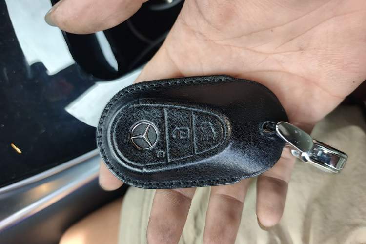Used Mercedes-Benz GLC 2024 GLC 260 L 4MATIC Dynamic Edition 7-seater Vehicle Key