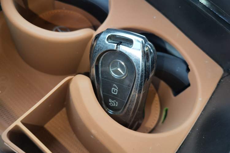 Used Mercedes-Benz GLC 2024 GLC 260 L 4MATIC Dynamic Edition 5-seater Vehicle Key