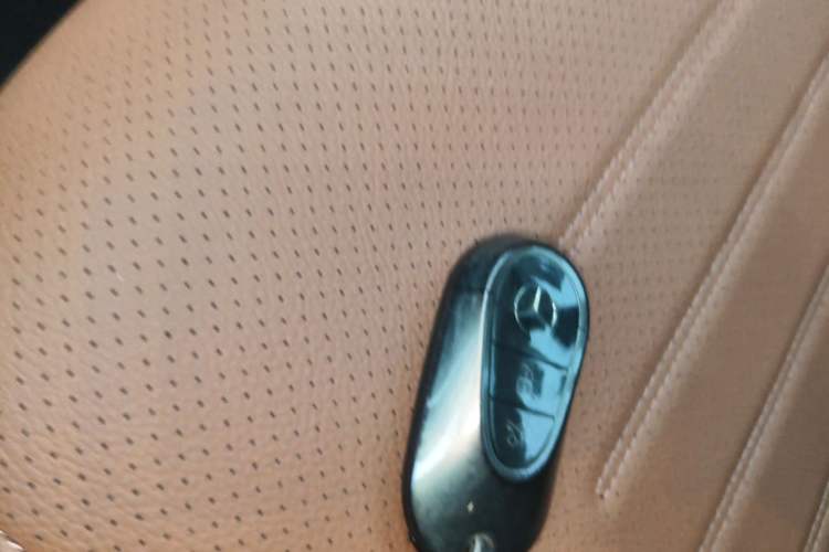 Used Mercedes-Benz GLC 2024 GLC 260 L 4MATIC Dynamic Edition 5-seater Vehicle Key