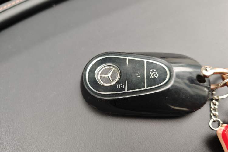 Used Mercedes-Benz GLC 2024 GLC 260 L 4MATIC Dynamic Edition 5-seater Vehicle Key