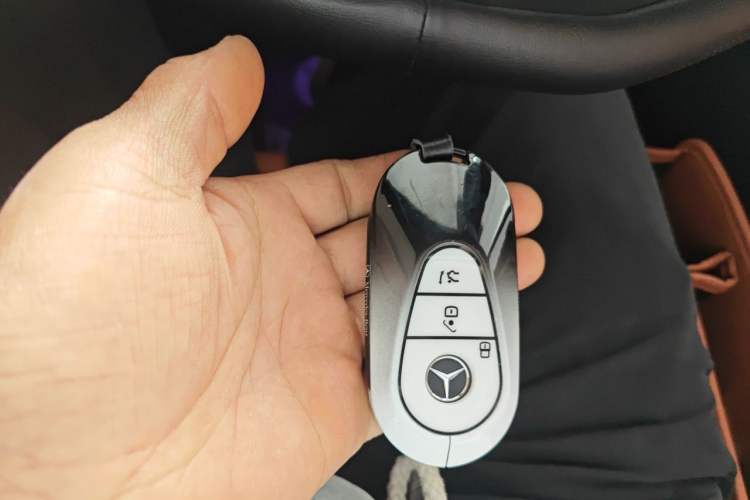 Used Mercedes-Benz GLC 2024 GLC 300 L 4MATIC Dynamic Edition 7-seater Vehicle Key