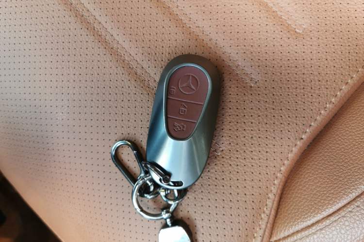 Used Mercedes-Benz GLC 2024 GLC 260 L 4MATIC Dynamic Edition 5-seater Vehicle Key