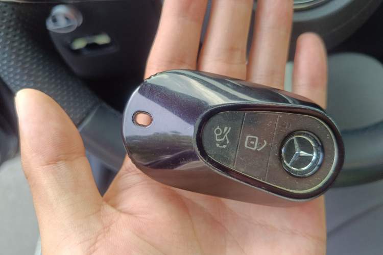 Used Mercedes-Benz GLC 2024 Refreshed GLC 300 L 4MATIC Dynamic Version 5 Seats Vehicle Key