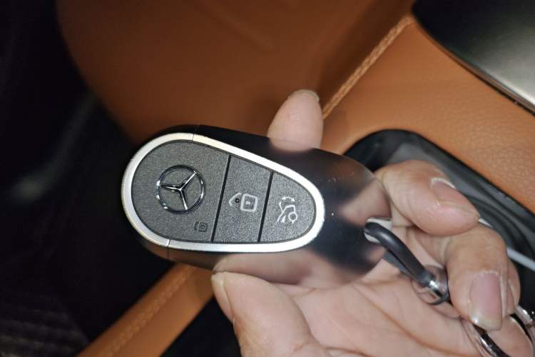 Used Mercedes-Benz GLC 2024 GLC 300 L 4MATIC Luxury Model 5 Seats Vehicle Key