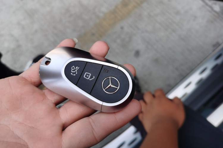 Used Mercedes-Benz GLC 2024 GLC 300 L 4MATIC Dynamic Edition 5-seater Vehicle Key