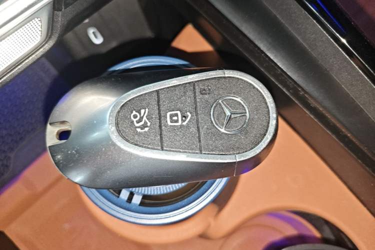 Used Mercedes-Benz GLC 2024 GLC 300 L 4MATIC Dynamic Edition 7-seater Vehicle Key