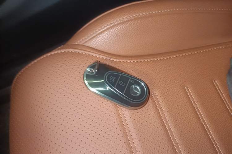 Used Mercedes-Benz GLC 2024 GLC 300 L 4MATIC Dynamic Edition 5-seater Vehicle Key