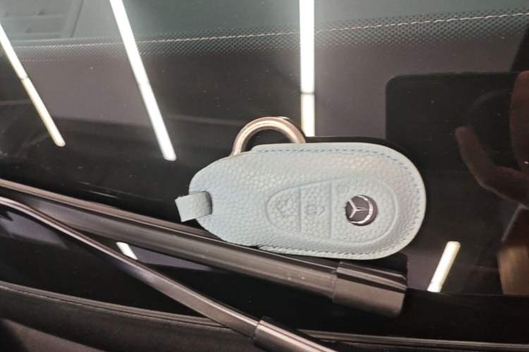 Used Mercedes-Benz GLC 2024 GLC 260 L 4MATIC Dynamic Edition 5-seater Vehicle Key