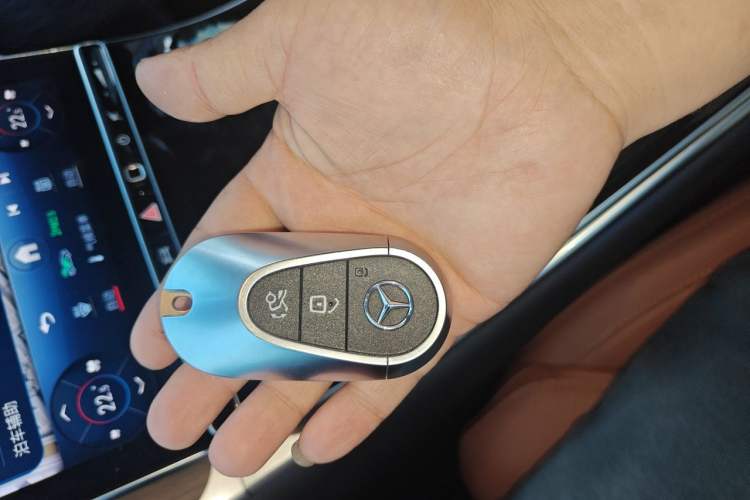 Used Mercedes-Benz GLC 2024 GLC 300 L 4MATIC Dynamic Edition 5-seater Vehicle Key