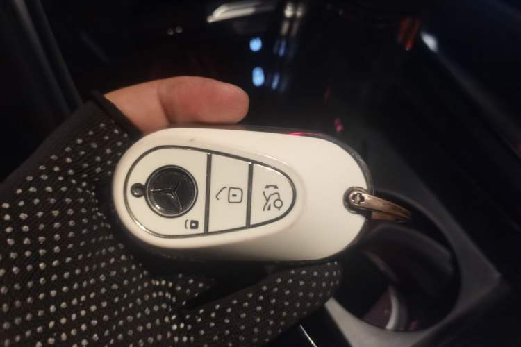 Used Mercedes-Benz GLC 2024 GLC 260 L 4MATIC Dynamic Edition 5-seater Vehicle Key