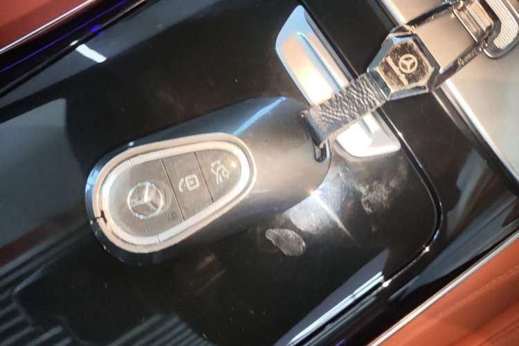 Used Mercedes-Benz GLC 2024 GLC 300 L 4MATIC Dynamic Edition 5-seater Vehicle Key
