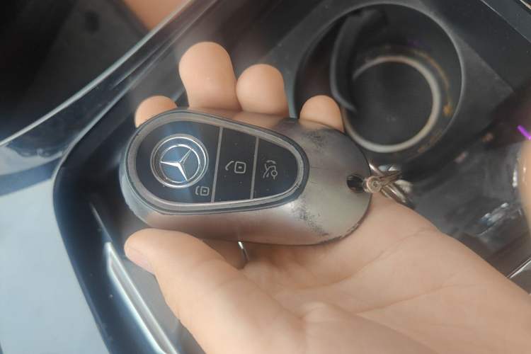 Used Mercedes-Benz GLC 2024 GLC 300 L 4MATIC Dynamic Edition 7-seater Vehicle Key