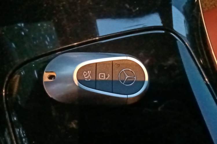 Used Mercedes-Benz GLC 2024 GLC 300 L 4MATIC Dynamic Edition 5-seater Vehicle Key