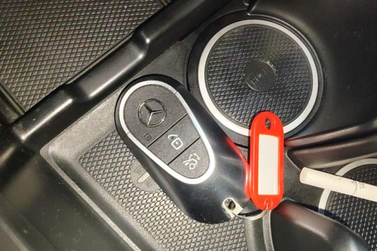Used Mercedes-Benz GLC 2024 GLC 260 L 4MATIC Dynamic Edition 5-seater Vehicle Key