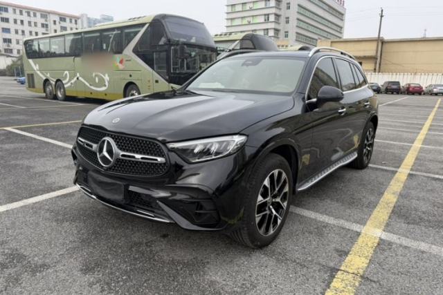 Ojetý Mercedes-Benz GLC 2024 Facelifted GLC 260 L 4MATIC Luxury Version 5 Seats