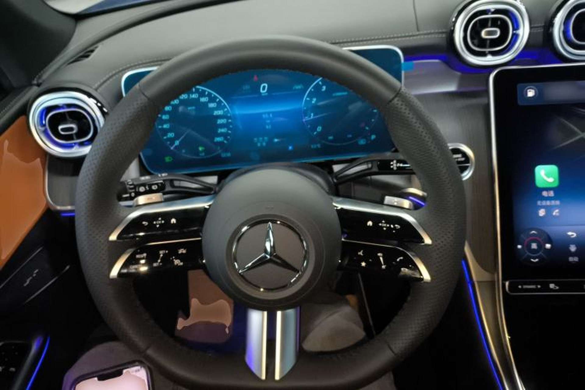 Used Mercedes-Benz GLC 2024 Refreshed GLC 260 L 4MATIC Luxury Version 7-Seater Center Console