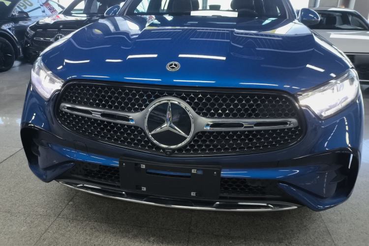 Used Mercedes-Benz GLC 2024 Refreshed GLC 260 L 4MATIC Luxury Version 7-Seater Front