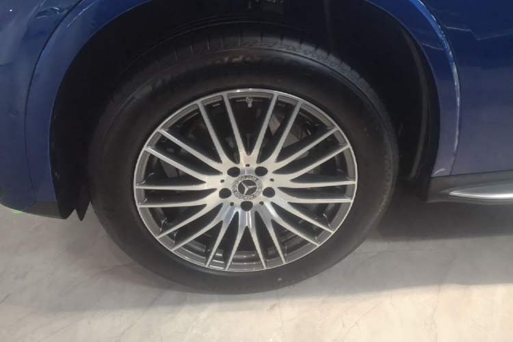 Used Mercedes-Benz GLC 2024 Refreshed GLC 300 L 4MATIC Dynamic Version 5 Seats Left Front Wheel Hub