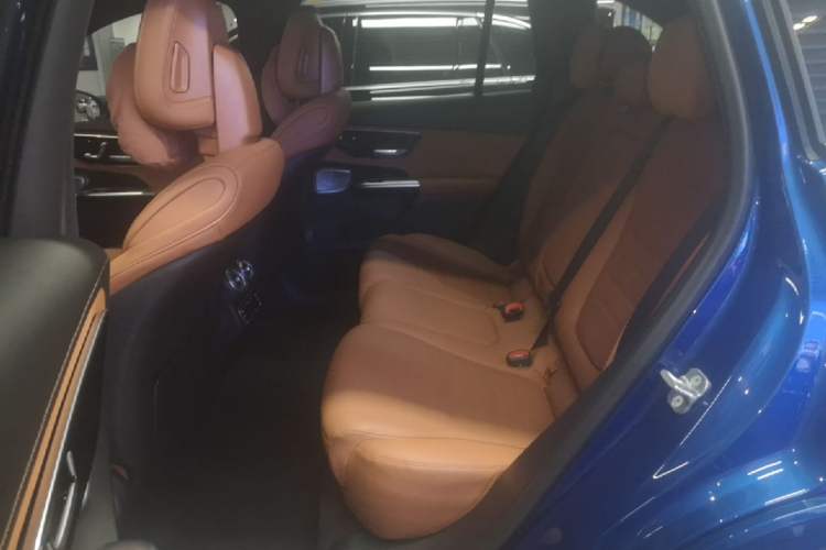 Used Mercedes-Benz GLC 2024 Refreshed GLC 300 L 4MATIC Dynamic Version 5 Seats Left Rear Seat