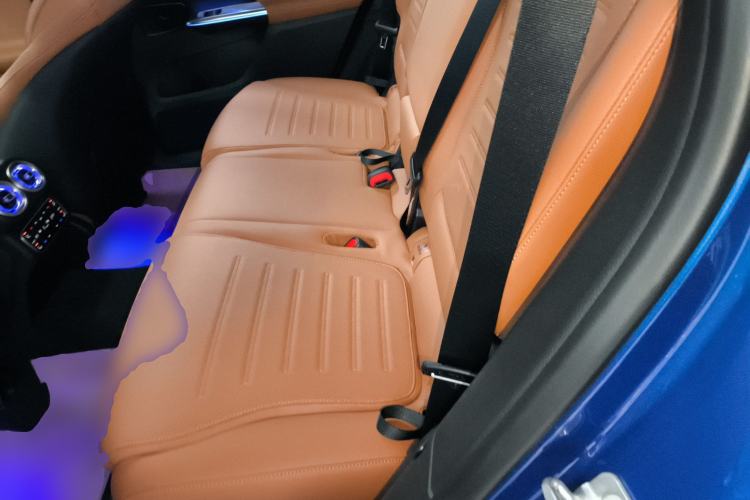 Used Mercedes-Benz GLC 2024 Refreshed GLC 260 L 4MATIC Luxury Version 7-Seater Left Rear Seat
