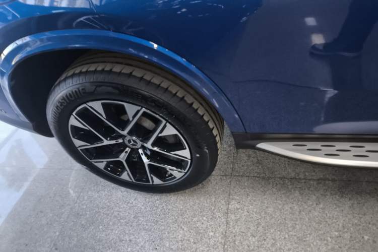 Used Mercedes-Benz GLC 2024 Refreshed GLC 260 L 4MATIC Luxury Version 7-Seater Right Rear Wheel Hub