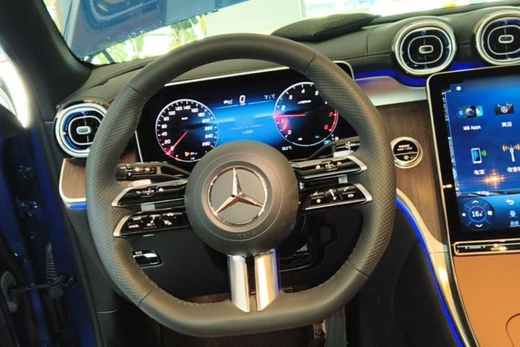 Used Mercedes-Benz GLC 2024 Refreshed GLC 300 L 4MATIC Dynamic Version 5 Seats Steering Wheel
