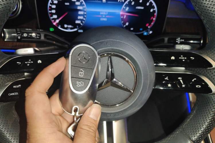 Used Mercedes-Benz GLC 2024 GLC 300 L 4MATIC Dynamic Edition 5-seater Vehicle Key