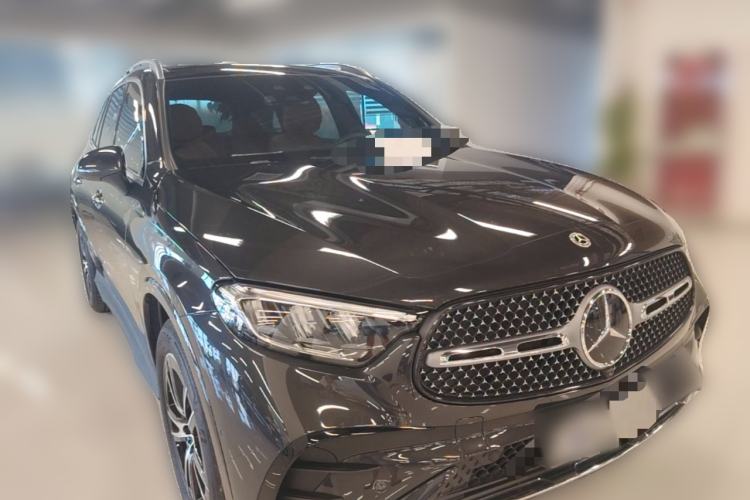 Used Mercedes-Benz GLC 2024 GLC 260 L 4MATIC Luxury Model 5 Seats Front Right 45 Deg